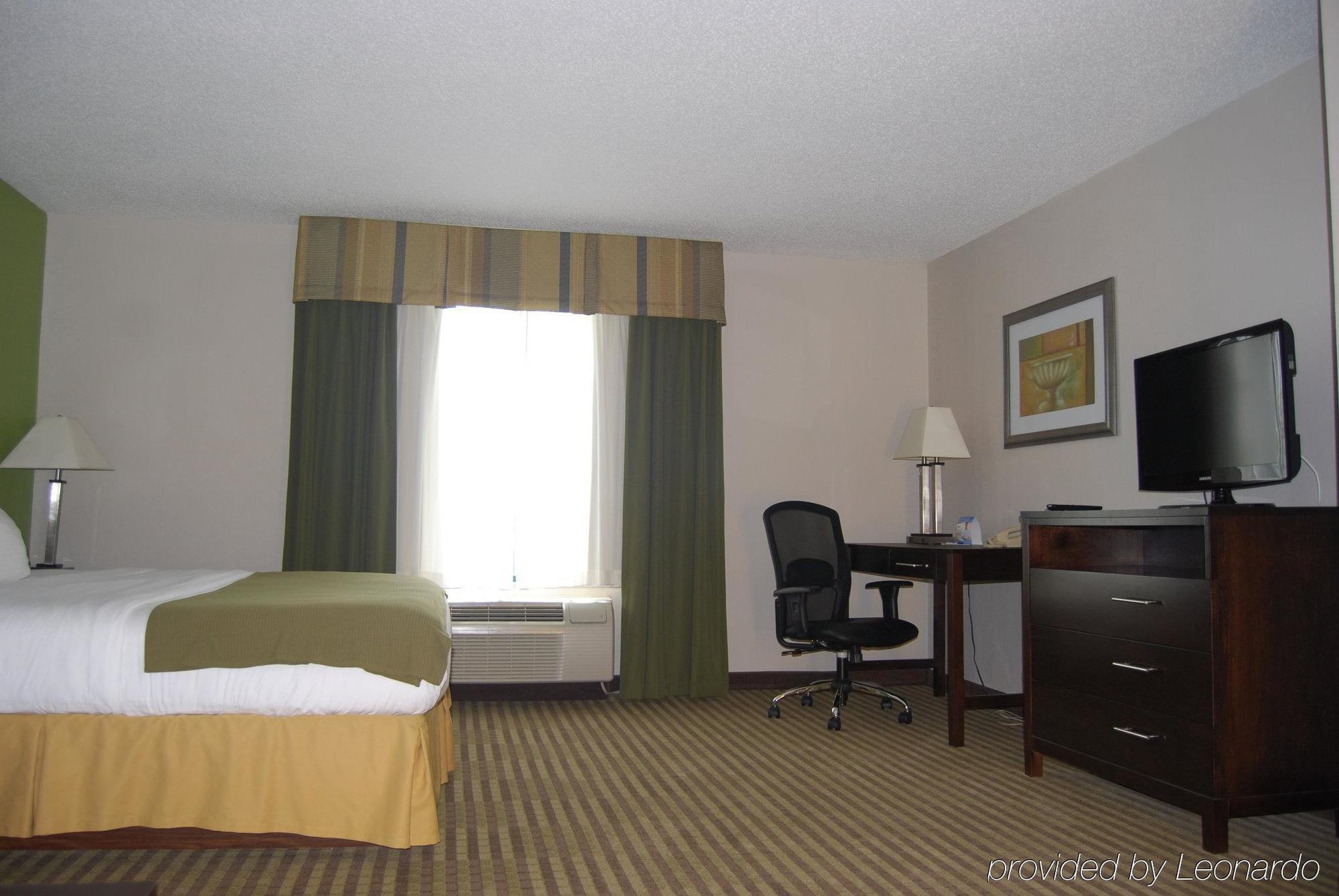Holiday Inn Express & Suites Tell City By Ihg Стая снимка