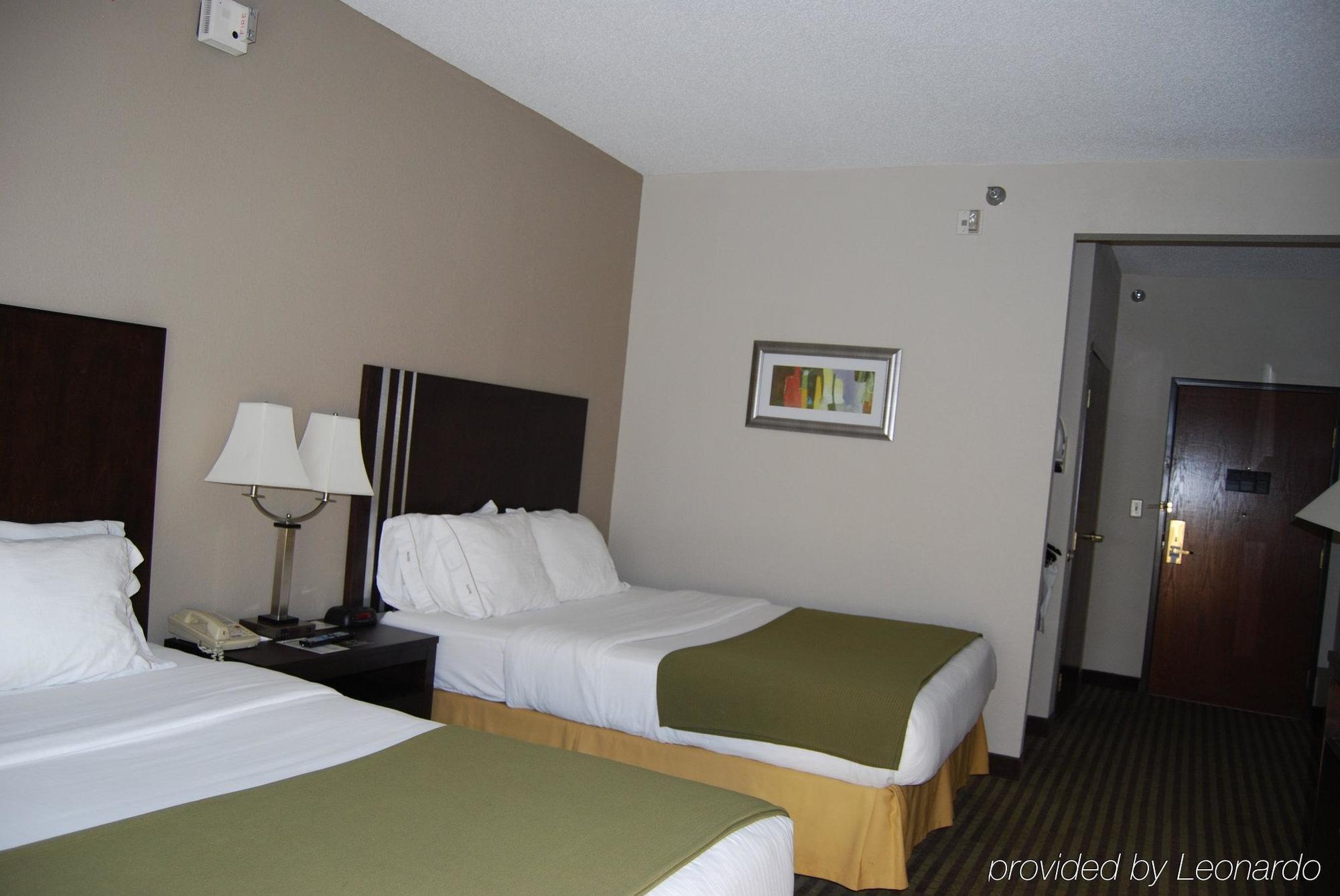 Holiday Inn Express & Suites Tell City By Ihg Стая снимка